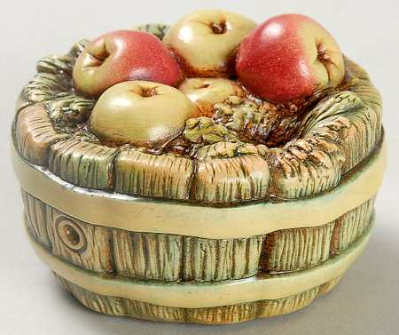 PenDelfin Figurine Apple Barrel - Boxed