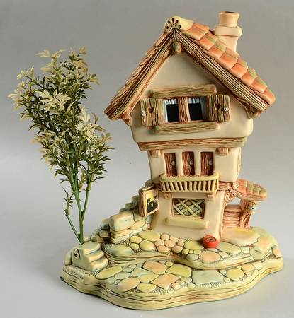 PenDelfin Figurine Castle Tavern - Boxed
