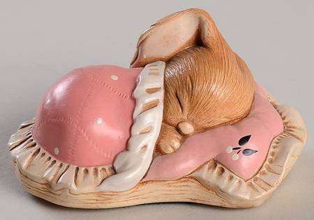 PenDelfin Figurine Snuggles-Pink Blanket - Boxed