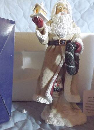 Memories of Christmas-Figurine Peace Maker - Boxed