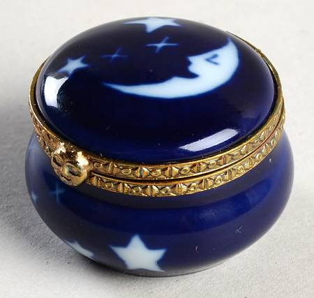 PEINT MAIN LIMOGES BOX Moon And Stars-Blue - No Box