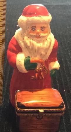 PEINT MAIN LIMOGES BOX Santa And Toy Chest - Nb702, No Box
