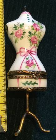 PEINT MAIN LIMOGES BOX Rose Decal Dress Form - Nb701, No Box