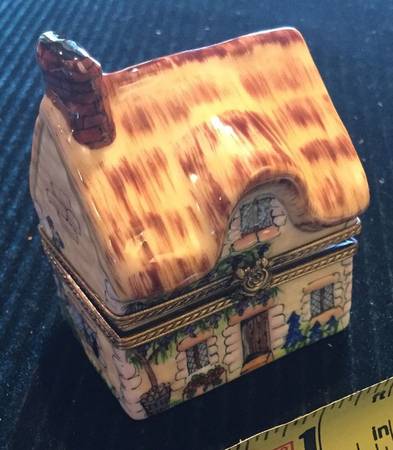 PEINT MAIN LIMOGES BOX Thatch Cottage - Nb700, No Box
