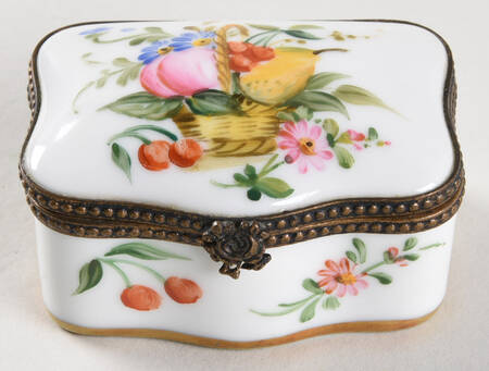 PEINT MAIN LIMOGES BOX Rectangular Box With Fruit Basket - Nb745, No Box