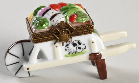 PEINT MAIN LIMOGES BOX Wheel Barrow Of Vegetables W/Rabbit Side - Nb761, No Box