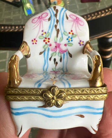 PEINT MAIN LIMOGES BOX Floral Chair - Nb853, No Box