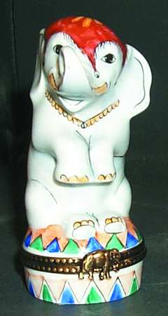 PEINT MAIN LIMOGES BOX Elephant On Box - No Box