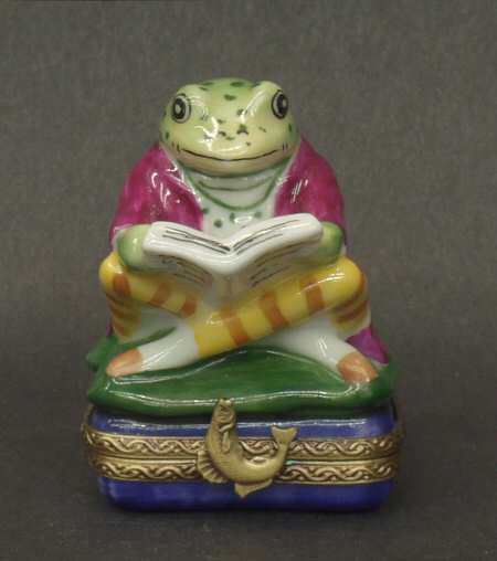 PEINT MAIN LIMOGES BOX Frog With Newspaper - Boxed