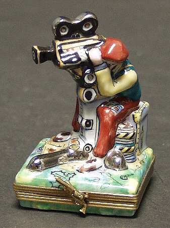 PEINT MAIN LIMOGES BOX Camera Man - Boxed
