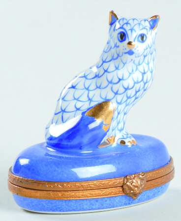 PEINT MAIN LIMOGES BOX Cat-Blue Fishnet - With Box Bx386