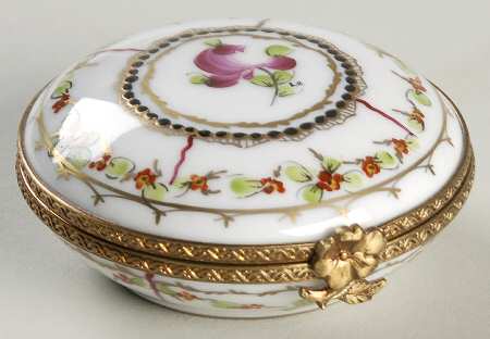 PEINT MAIN LIMOGES BOX Red Flowers With Green Leaves - Boxed