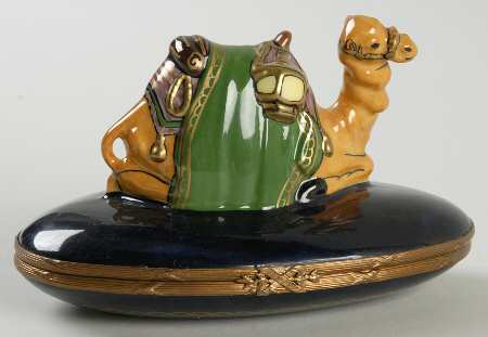 PEINT MAIN LIMOGES BOX Camel Sitting - Green - No Box