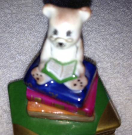 PEINT MAIN LIMOGES BOX Bear With Books - No Box