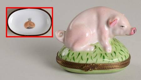 PEINT MAIN LIMOGES BOX Pig Sitting On Grass - No Box