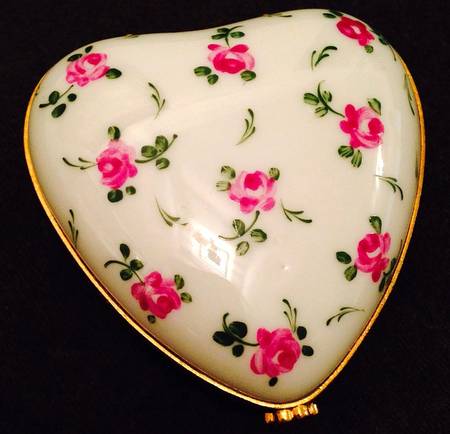 PEINT MAIN LIMOGES BOX Heart Box-Pink Roses - No Box