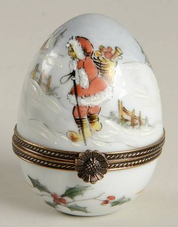 PEINT MAIN LIMOGES BOX Santa Claus Egg - No Box