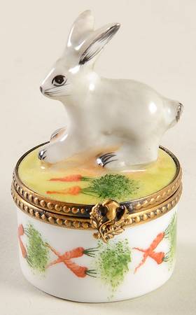 PEINT MAIN LIMOGES BOX Rabbit On Carrot Box - No Box