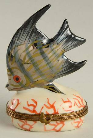 PEINT MAIN LIMOGES BOX Angel Fish - No Box