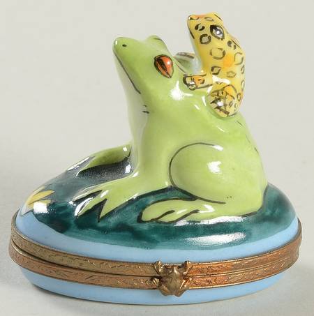 PEINT MAIN LIMOGES BOX Frogs On Lilypad - No Box