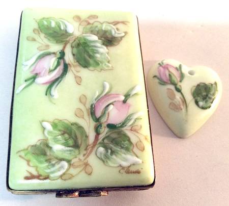 PEINT MAIN LIMOGES BOX Green Rosebud Box With Charm - Nb669, No Box