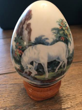 Unicorn Egg Waterfall Scene - No Box