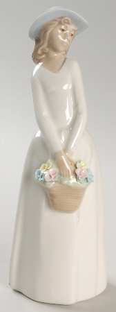 Princess House Giftware Lady With Flower Basket - Boxed