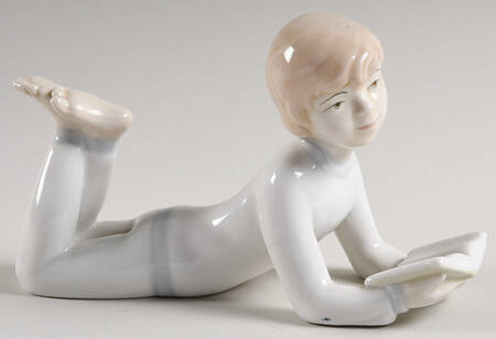 Porceval  Figurines Boy Reading Book - No Box