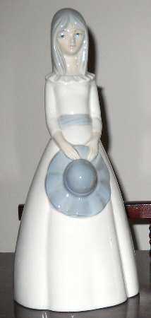 Porceval  Figurines Lady W/ Hat - Boxed
