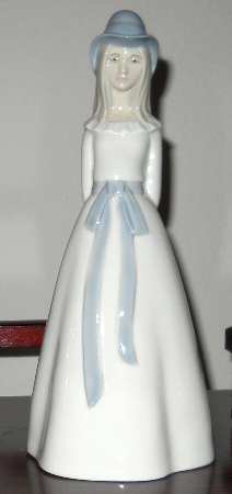 Porceval  Figurines Lady W/ Bow On Dress - Boxed