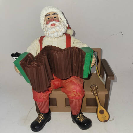 Christmas Traditions A Merry Musician - With Box Bx750