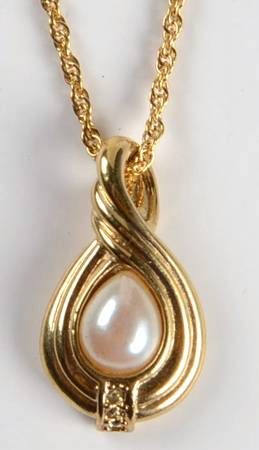 Princess House Jewelry Pearl-Gold-Tone Necklace - No Box