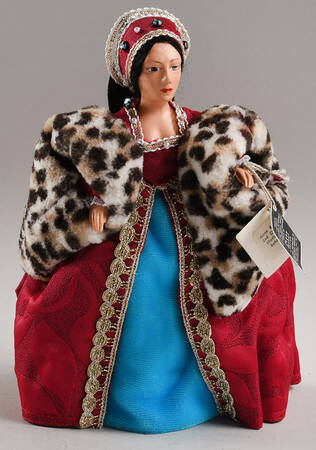 Costume Dolls Anne Boleyn - No Box