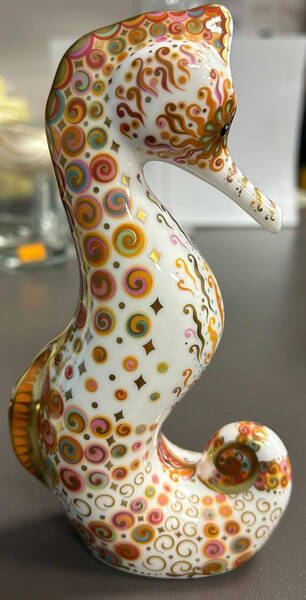Imari Paperweight Collection Swirl Seahorse - Boxed