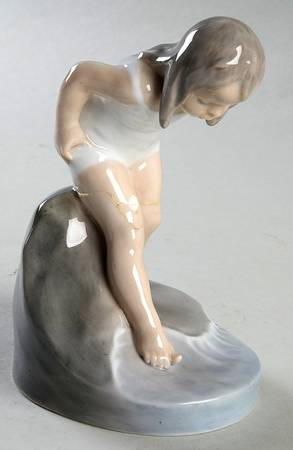 Children Girl Bathing - No Box