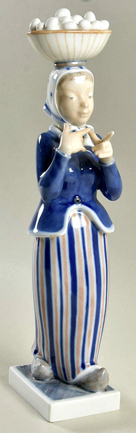 World Life Woman With Eggs - No Box