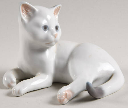 Cats Kitten Lying - No Box