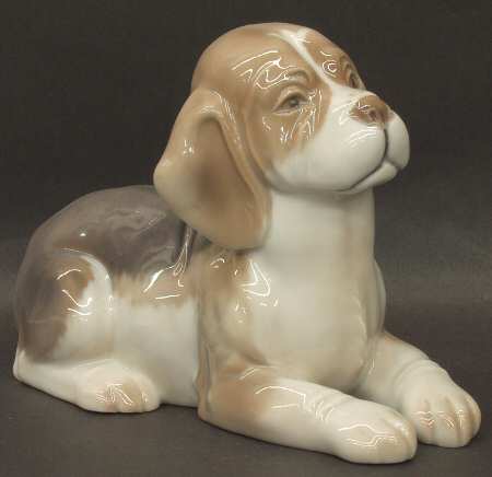 Dogs Beagle Lying - No Box