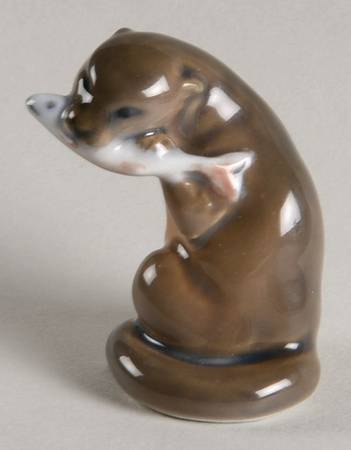 Animals-Other Otter With Fish - No Box