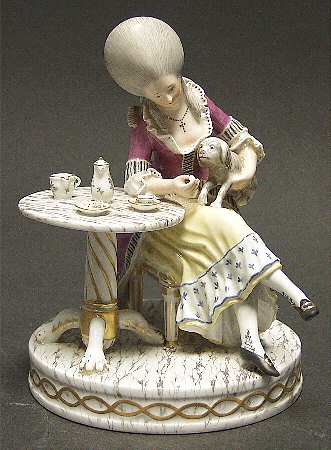 Women Lady At A Table - No Box