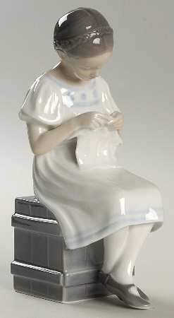 Children Grethe-Girl On Packing Case - No Box