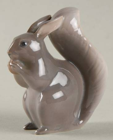 Animals-Other Squirrel With Nut - No Box