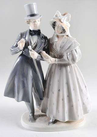 World Life Victorian Couple - No Box