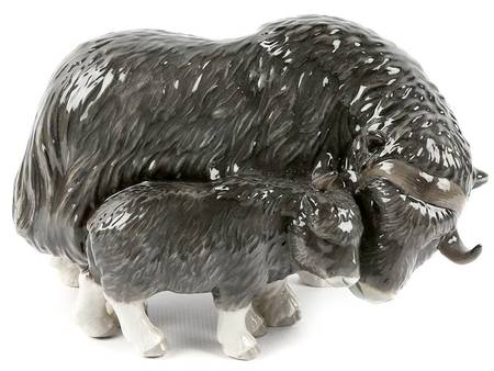 Animals-Farm and Domestic Musk Ox & Calf - No Box