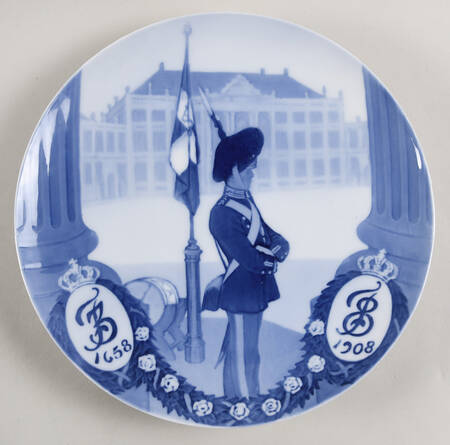 Single Release Commemorative Plates Royal Life Guard - No Box