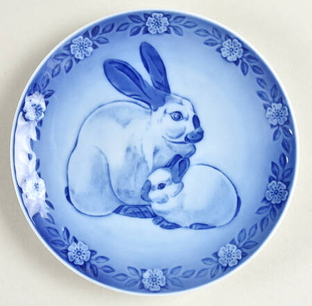 Motherhood Mother Rabbit With Bunny - Boxed