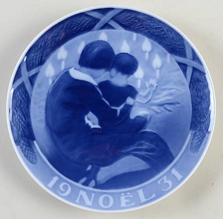 Annual Christmas Plate Mother And Child-French - No Box