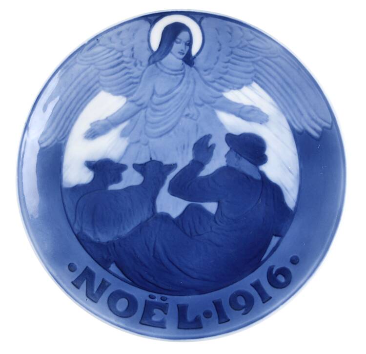 Annual Christmas Plate Shepherds At Christmas-French - No Box