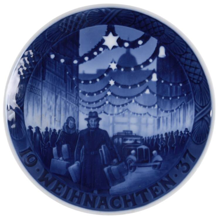 Annual Christmas Plate Main Street Copenhagen-German - No Box