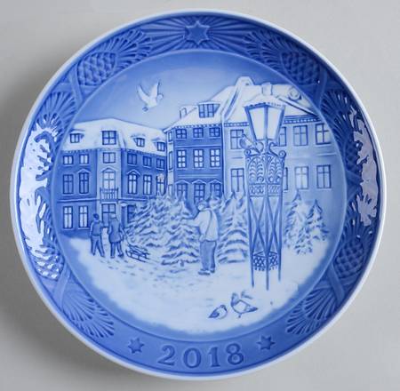 Annual Christmas Plate Christmas Tree Market - Boxed